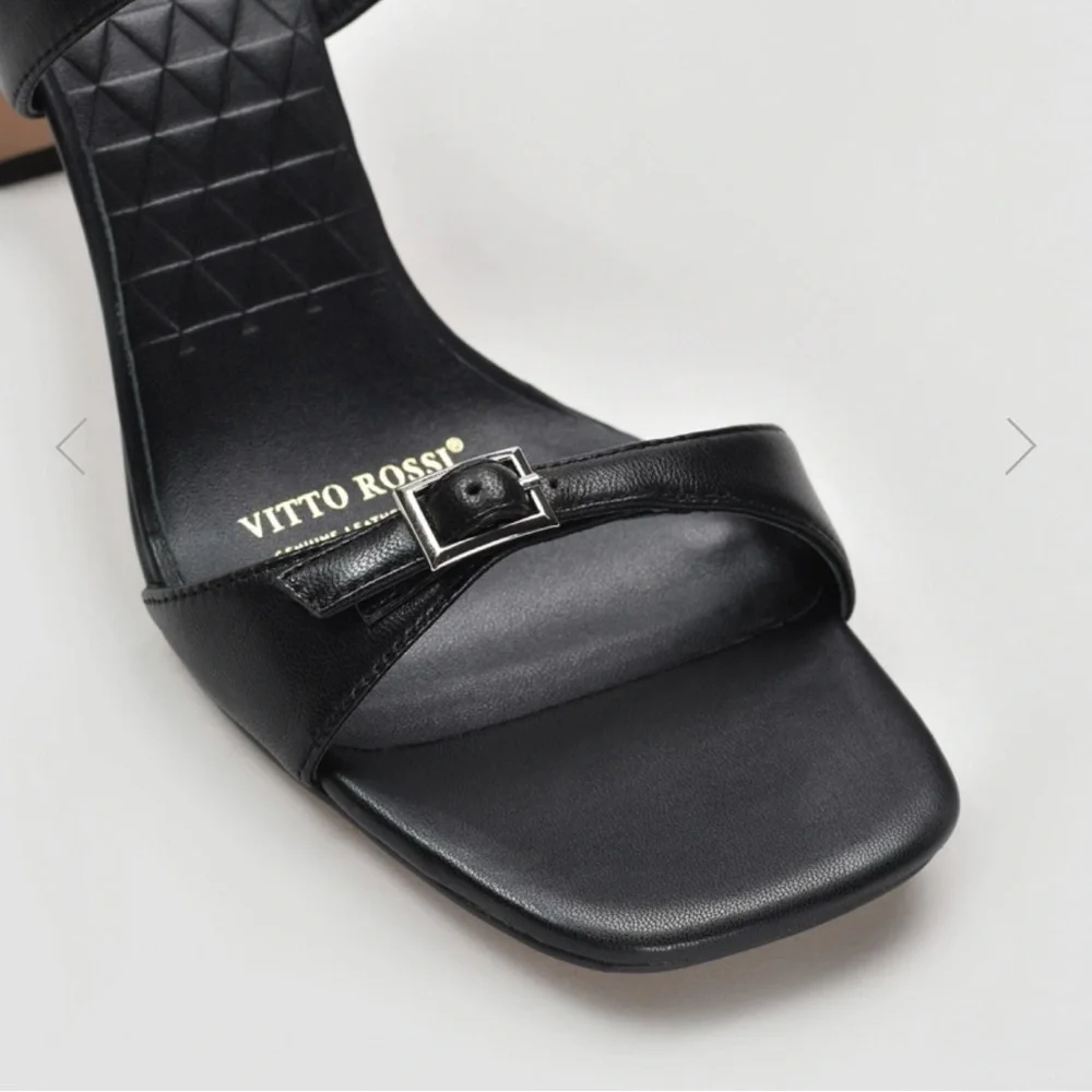 Heeled sandals - Picture 2 of 5